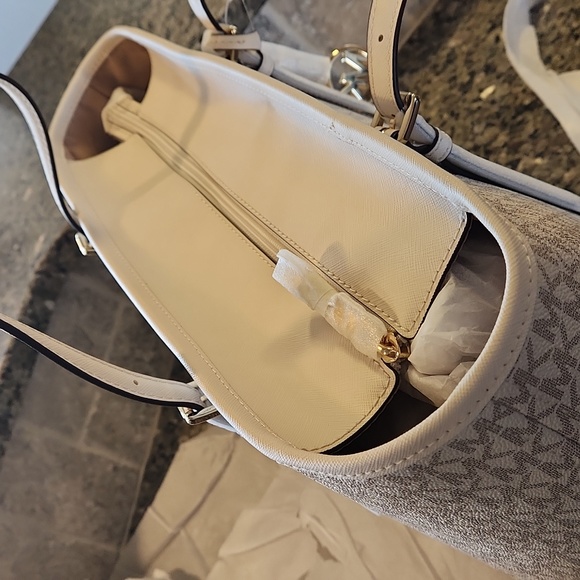 MK JET TRAVEL BAG - Picture 8 of 8